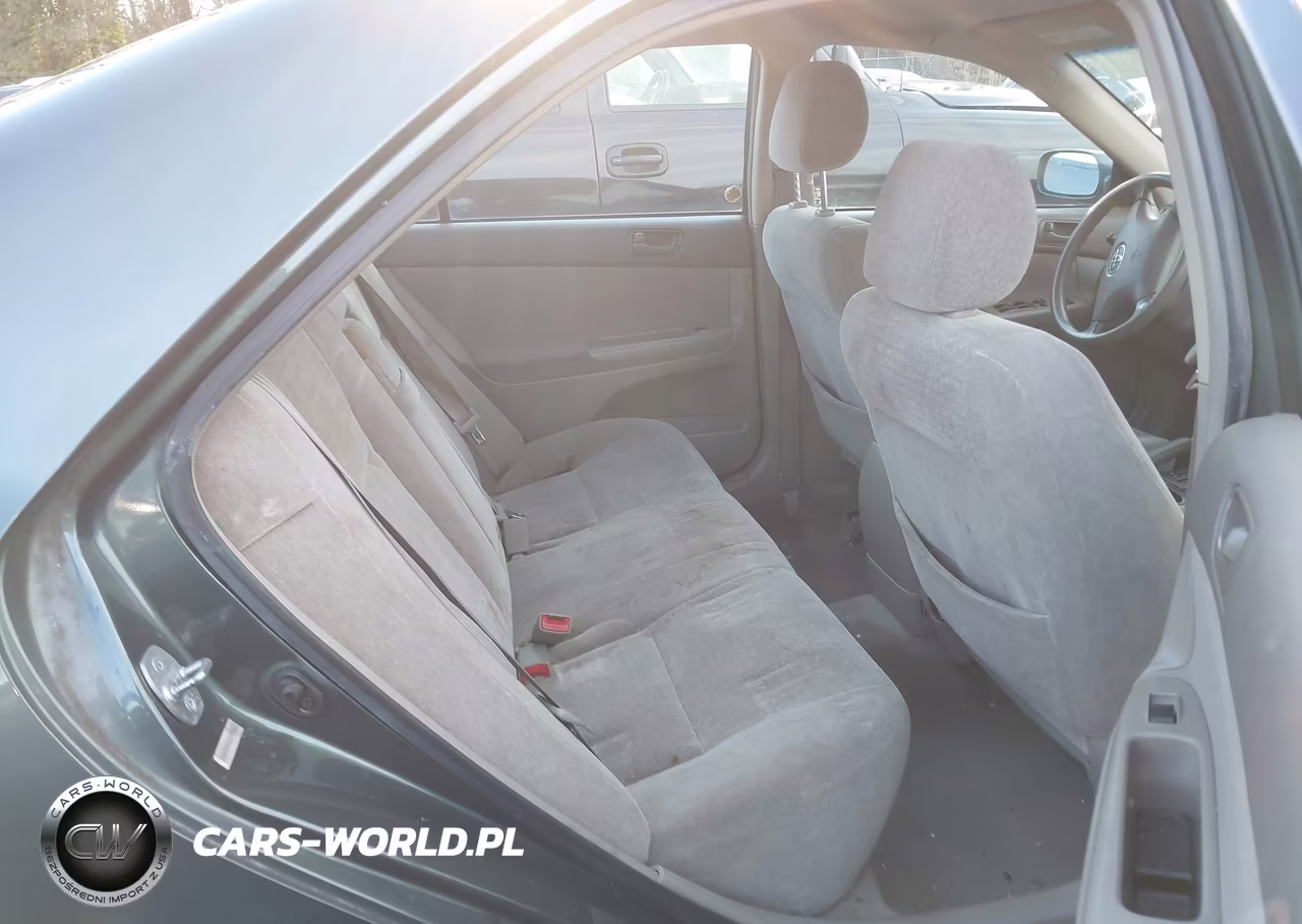 2003 Toyota Camry Le VIN:JTDBE30K030189833 - 8