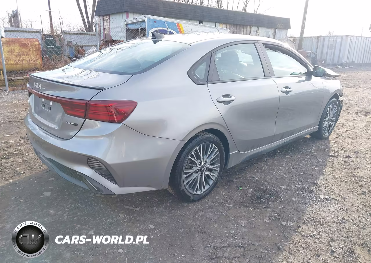 2022 Kia Forte Gt-Line VIN:3KPF54AD9NE447090 - 4