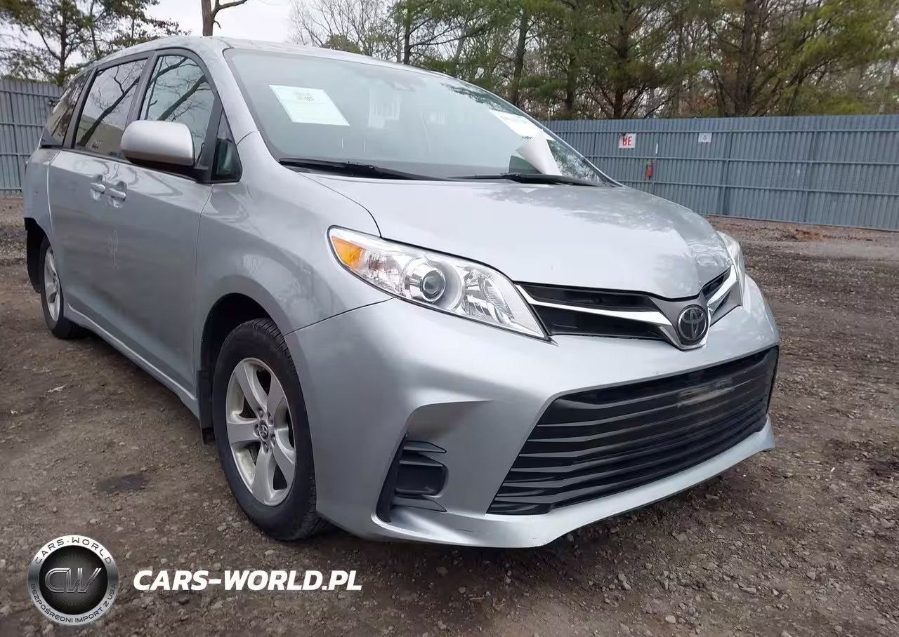 2019 Toyota Sienna Le 8 Passenger