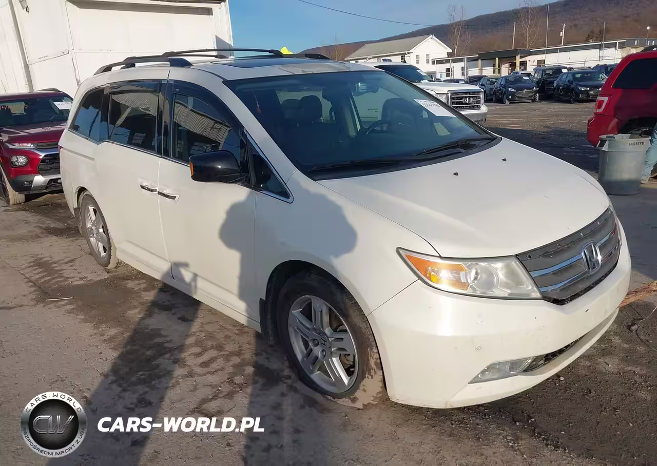 2013 Honda Odyssey Touring-Touring Elite