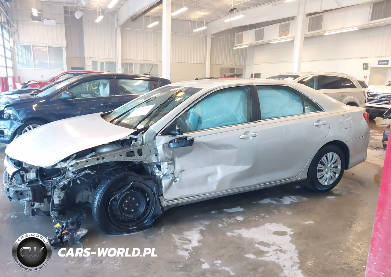 2014 Toyota Camry Le VIN:4T4BF1FK1ER382868 - 14