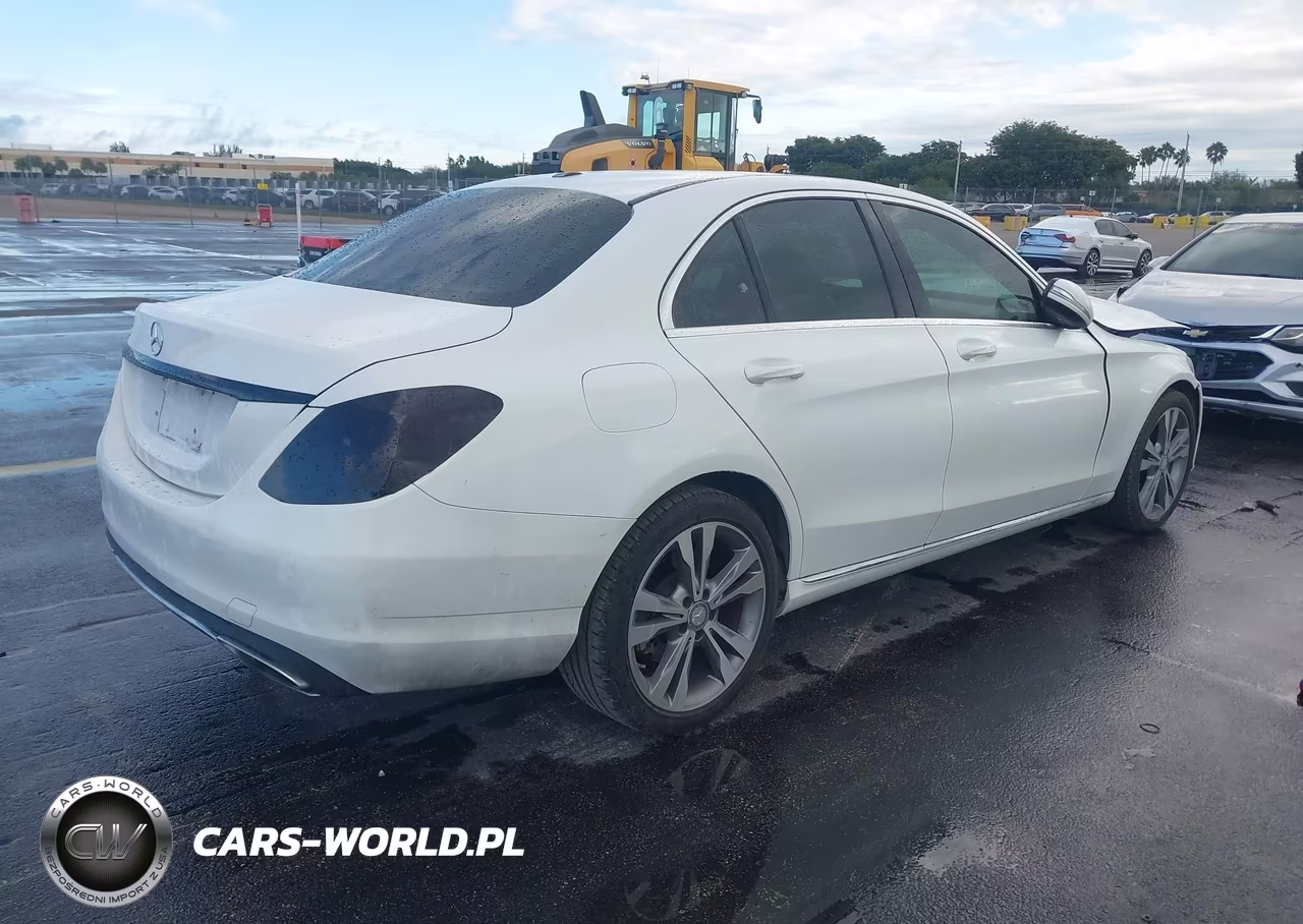 2015 Mercedes-Benz C 300 VIN:55SWF4JB5FU057206 - 4