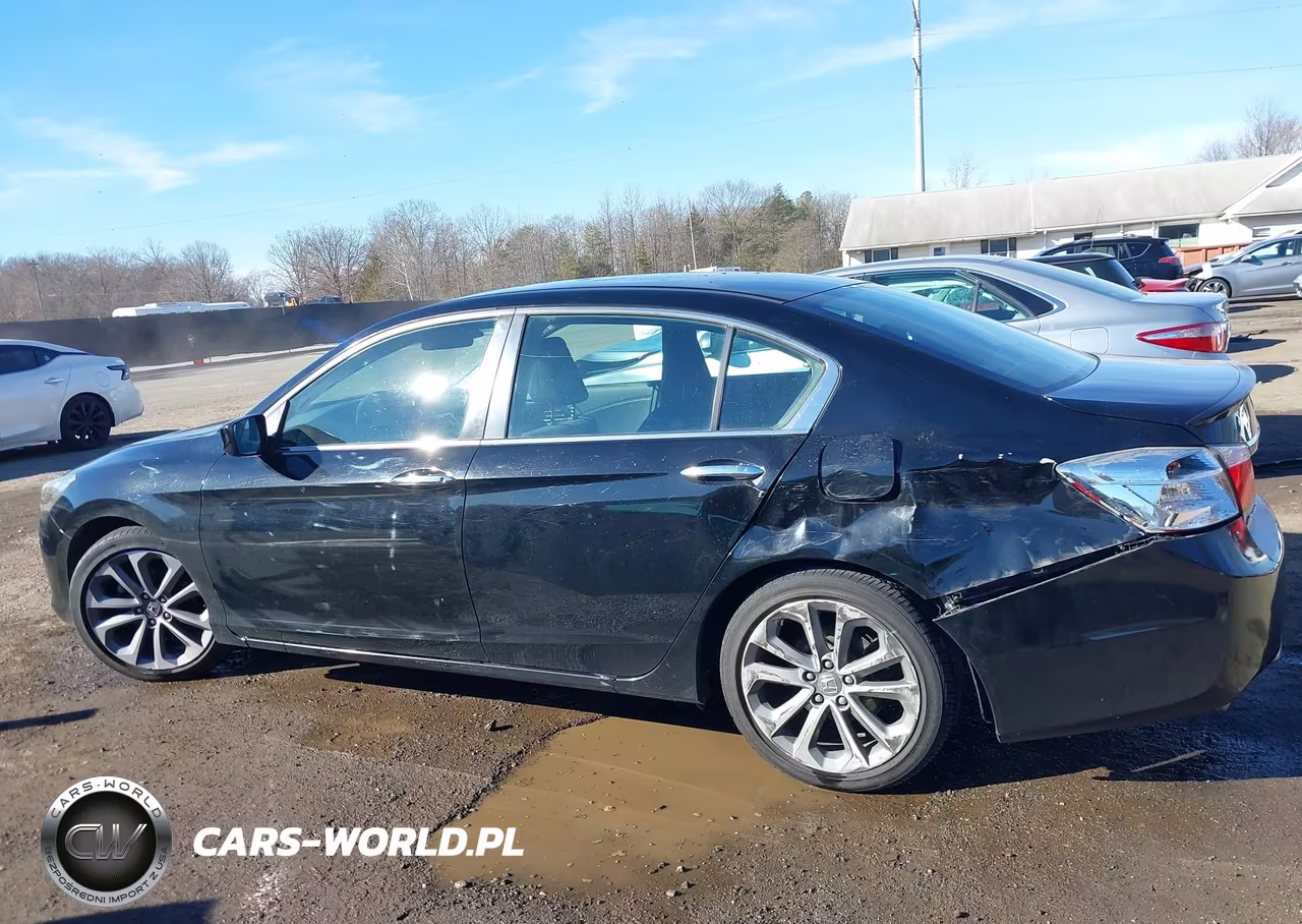 2015 Honda Accord Sport VIN:1HGCR2F55FA134122 - 14
