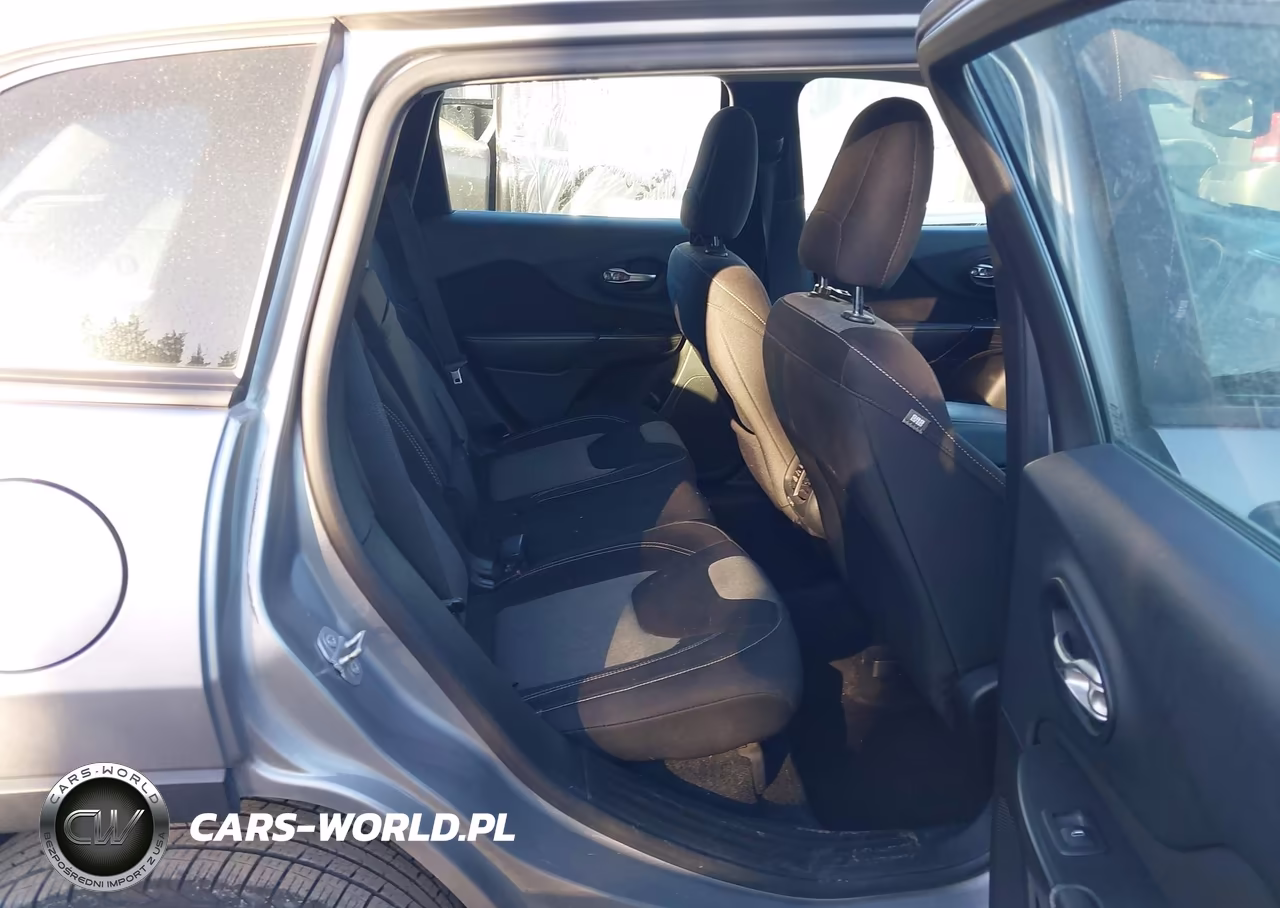 2015 Jeep Cherokee Sport VIN:1C4PJLAB5FW532735 - 8
