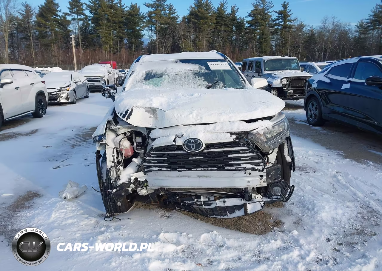 2021 Toyota Rav4 Xle VIN:2T3P1RFV2MC216227 - 13