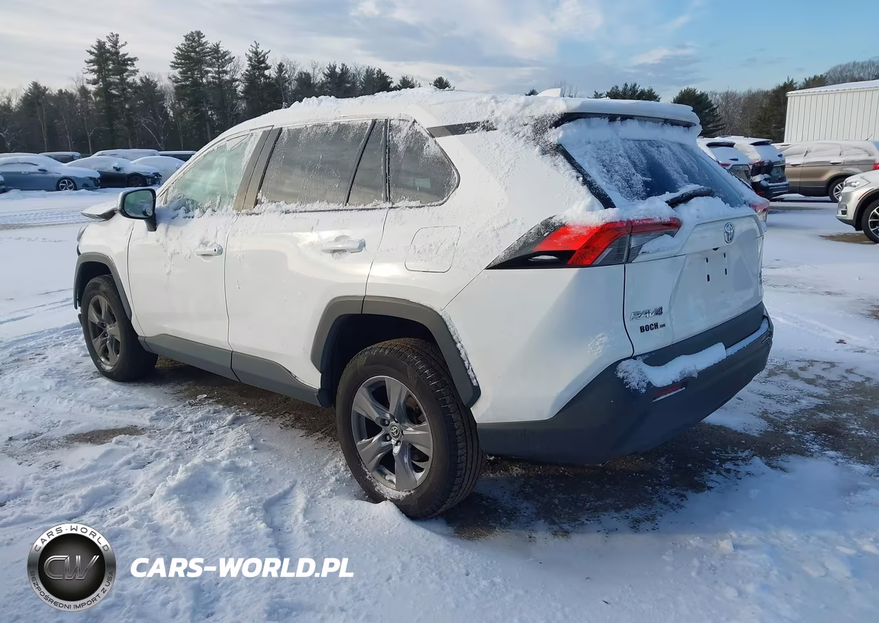 2021 Toyota Rav4 Xle VIN:2T3P1RFV2MC216227 - 3