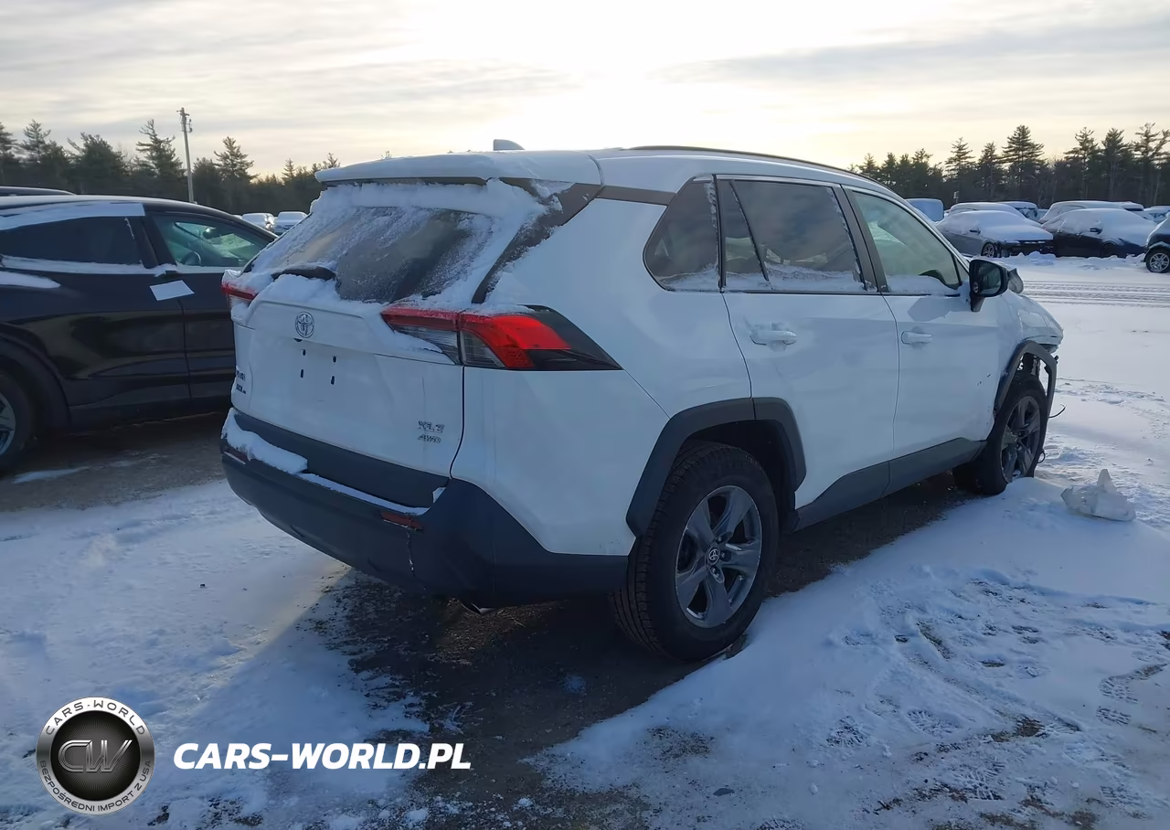 2021 Toyota Rav4 Xle VIN:2T3P1RFV2MC216227 - 4