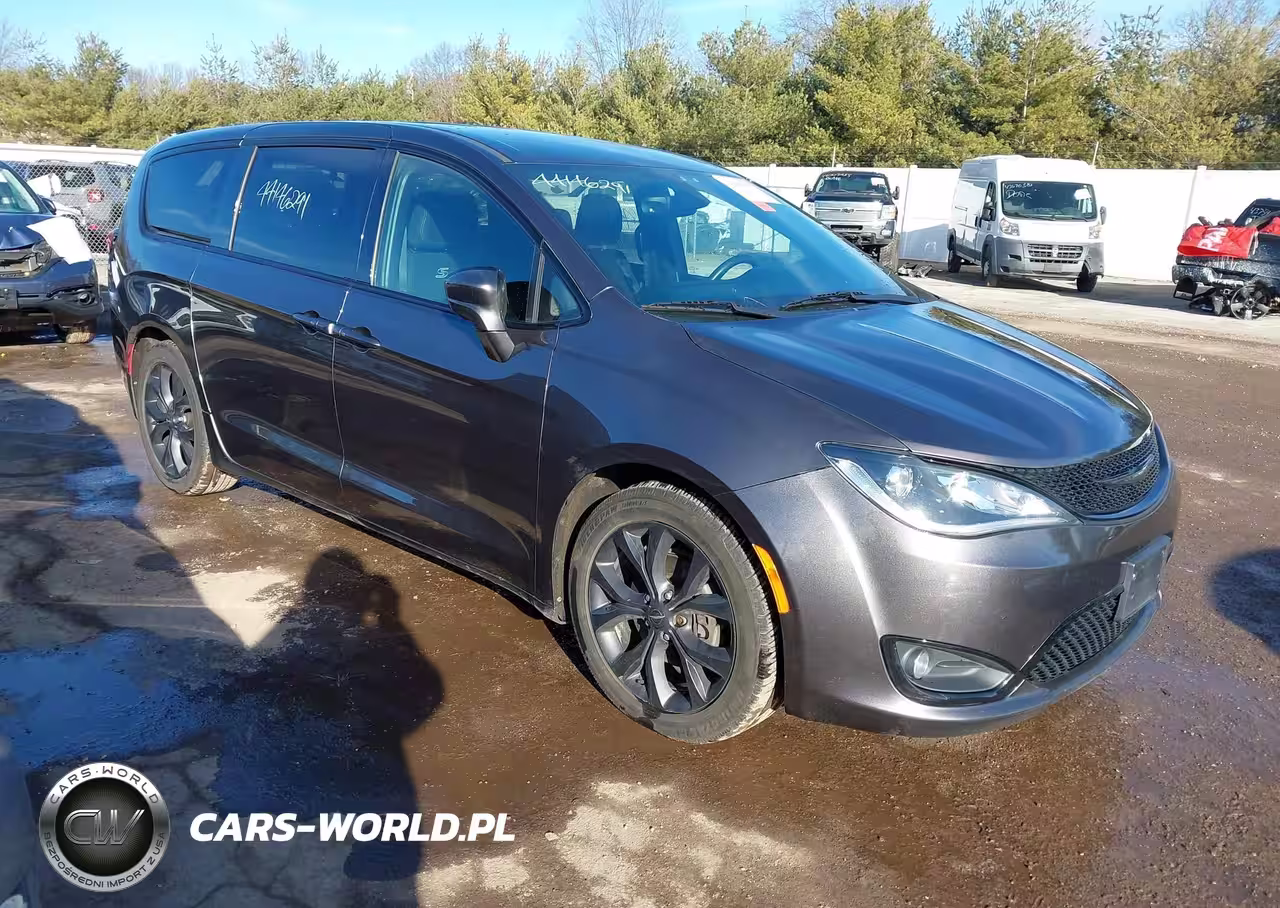 2019 Chrysler Pacifica Touring Plus