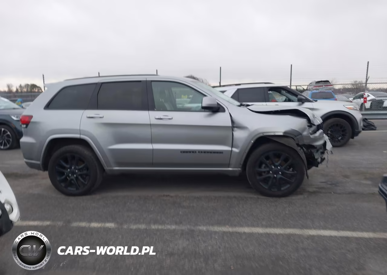 2019 Jeep Grand Cherokee Altitude 4X2 VIN:1C4RJEAG8KC856922 - 13