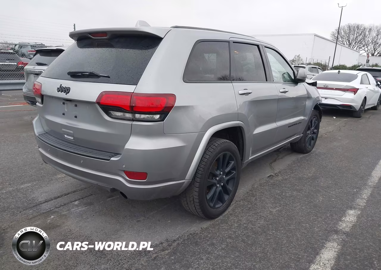 2019 Jeep Grand Cherokee Altitude 4X2 VIN:1C4RJEAG8KC856922 - 4