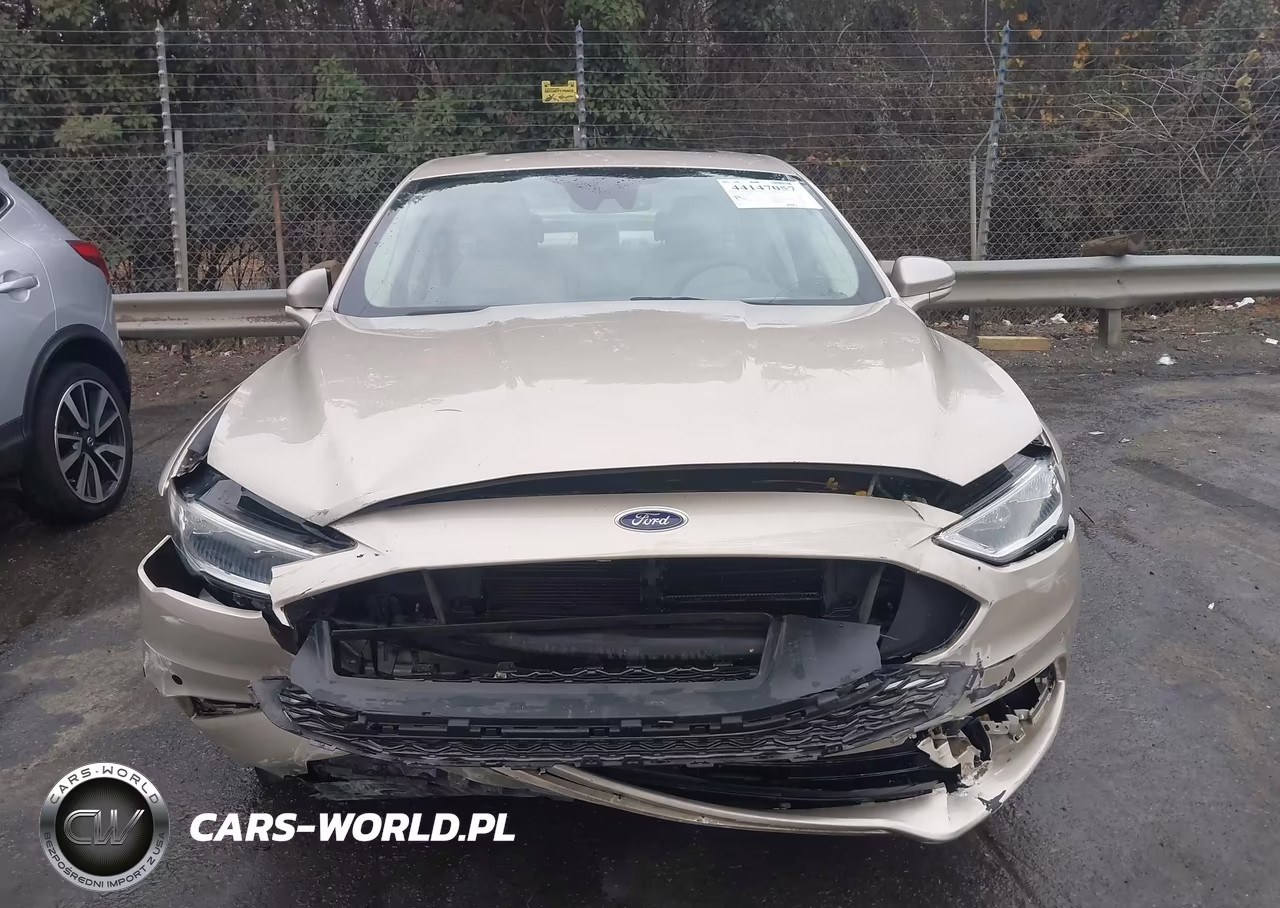 2017 Ford Fusion Hybrid Platinum VIN:3FA6P0RU1HR320926 - 6