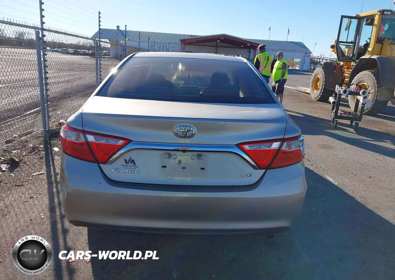 2017 Toyota Camry Le VIN:4T1BF1FK8HU650913 - 16