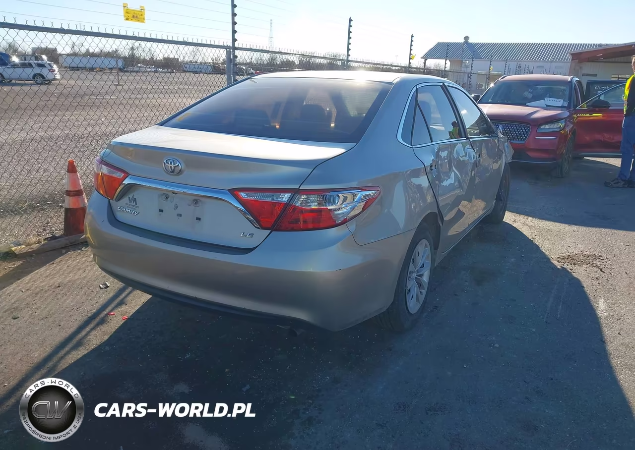 2017 Toyota Camry Le VIN:4T1BF1FK8HU650913 - 4