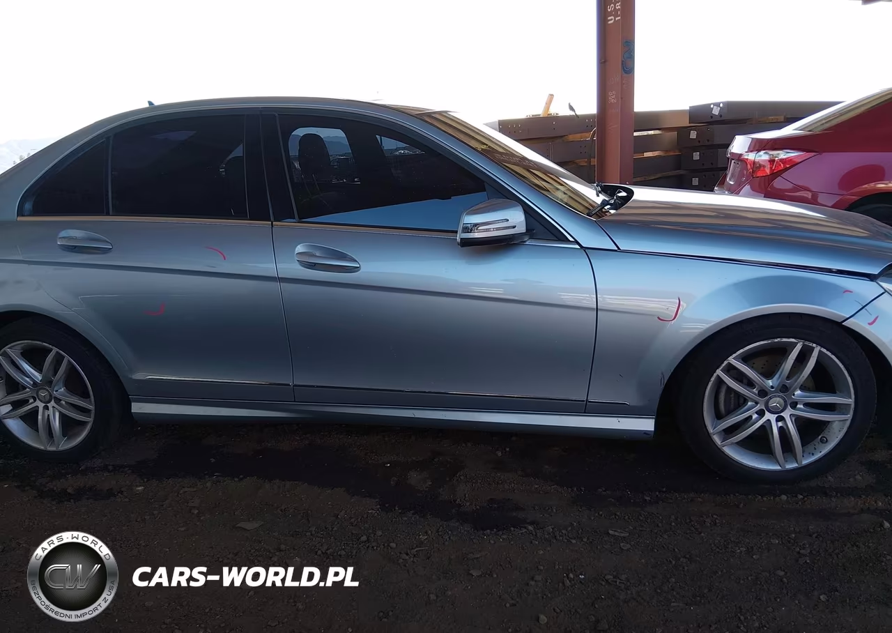 2013 Mercedes-Benz C 250 Sport VIN:WDDGF4HB3DR271247 - 13