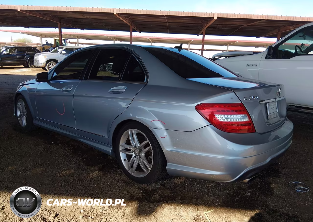 2013 Mercedes-Benz C 250 Sport VIN:WDDGF4HB3DR271247 - 3