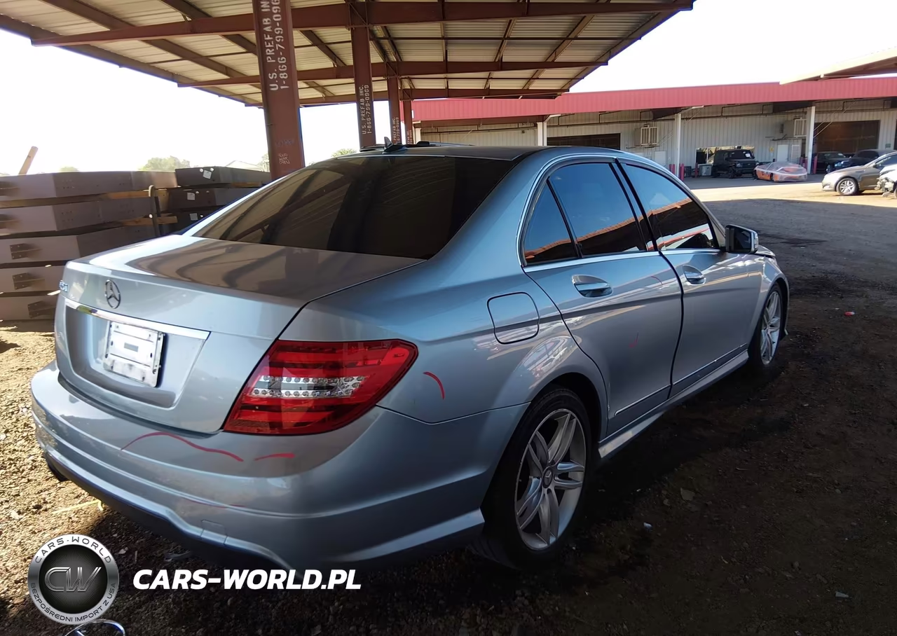 2013 Mercedes-Benz C 250 Sport VIN:WDDGF4HB3DR271247 - 4