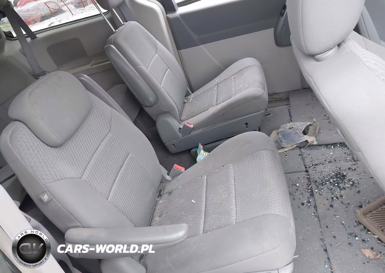 2008 Chrysler Town & Country Lx VIN:2A8HR44H58R139390 - 8