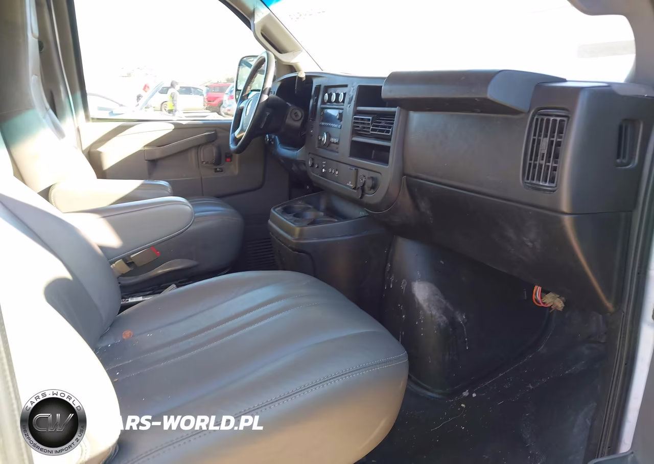 2019 Chevrolet Express 2500 Work Van VIN:1GCWGAFP9K1194301 - 5