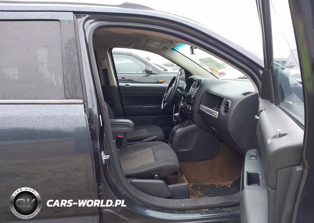 2014 Jeep Compass Sport VIN:1C4NJCBA2ED552142 - 5