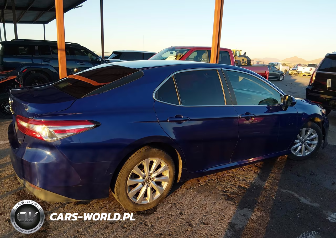 2018 Toyota Camry Le VIN:4T1B11HK5JU600312 - 13