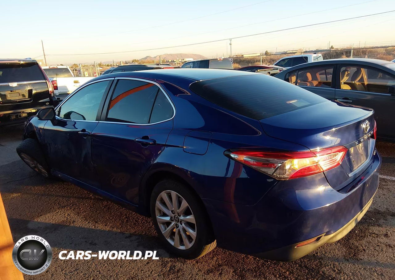 2018 Toyota Camry Le VIN:4T1B11HK5JU600312 - 14