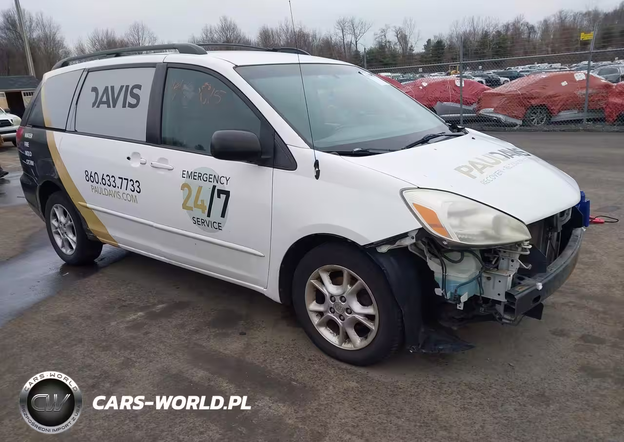 2005 Toyota Sienna Le