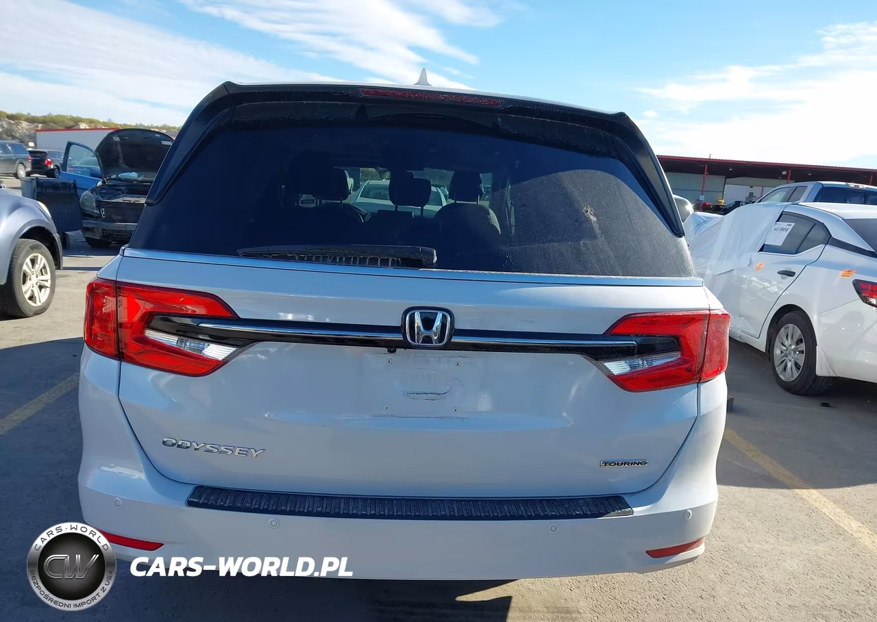2023 Honda Odyssey Touring VIN:5FNRL6H84PB061570 - 17