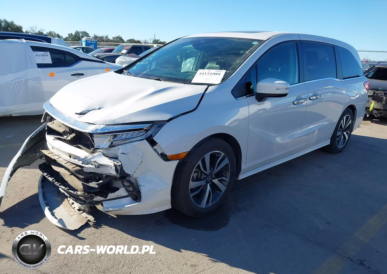 2023 Honda Odyssey Touring VIN:5FNRL6H84PB061570 - 2