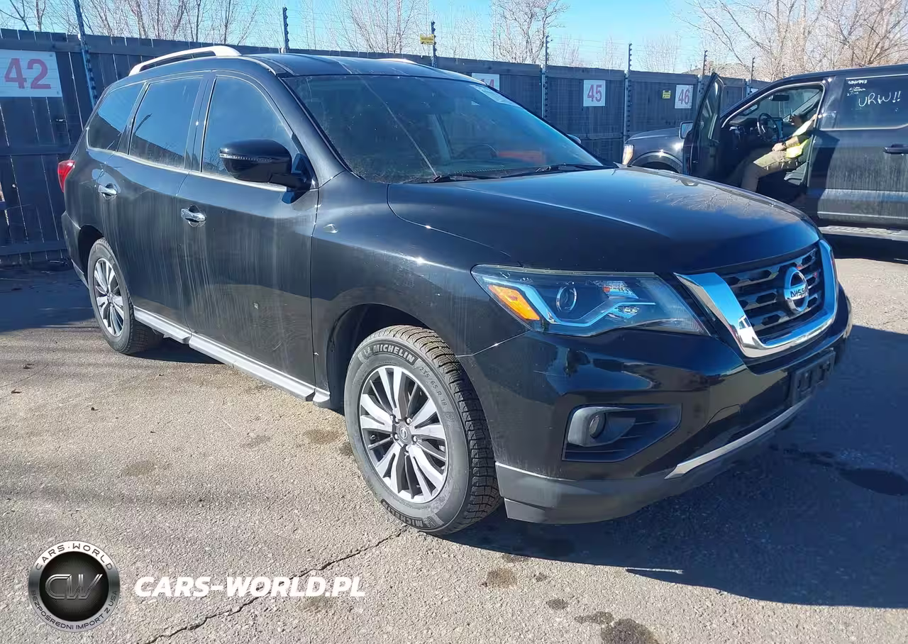2018 Nissan Pathfinder Sv