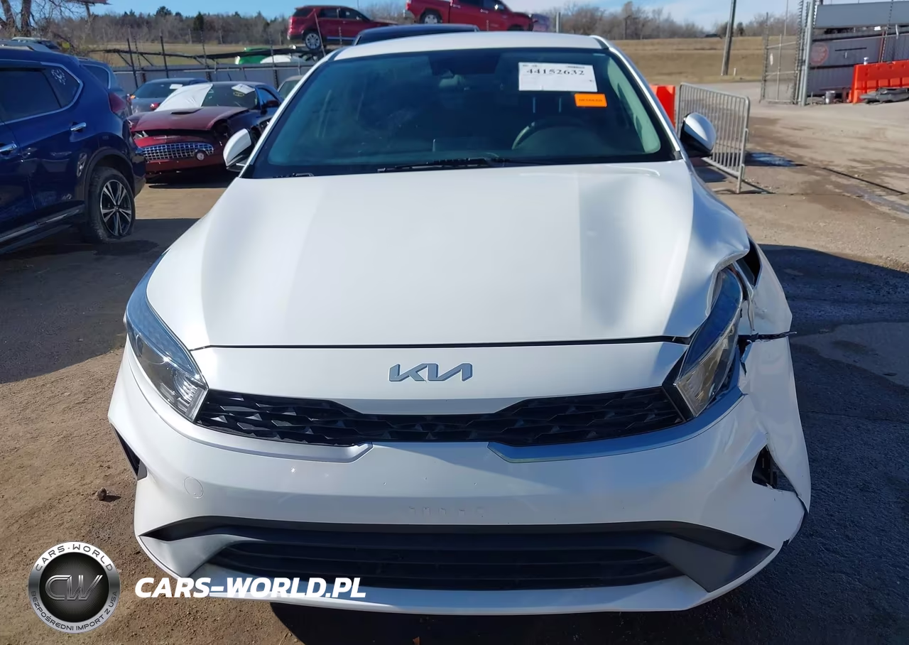 2022 Kia Forte Lxs VIN:3KPF24AD9NE476551 - 12