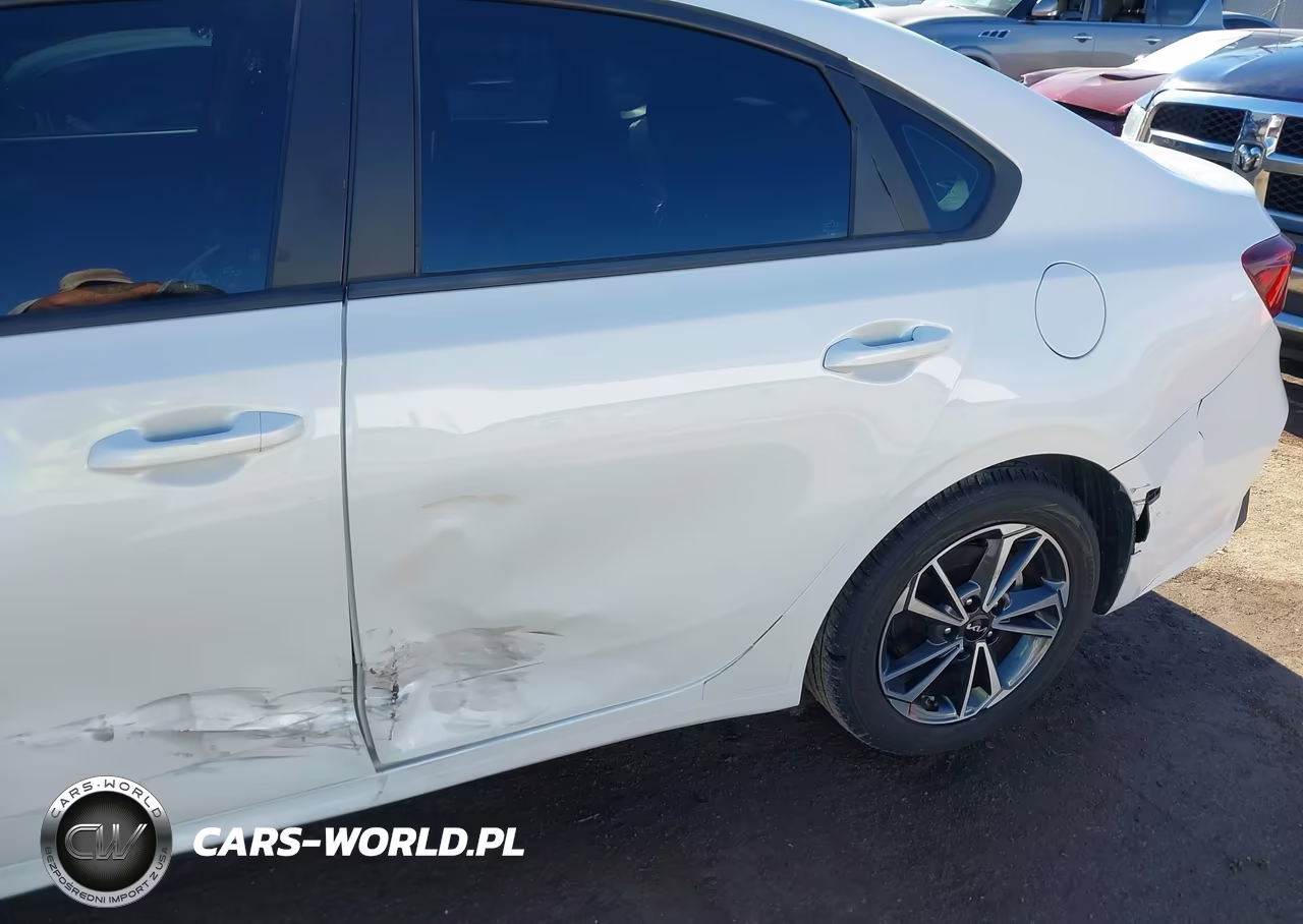 2022 Kia Forte Lxs VIN:3KPF24AD9NE476551 - 6
