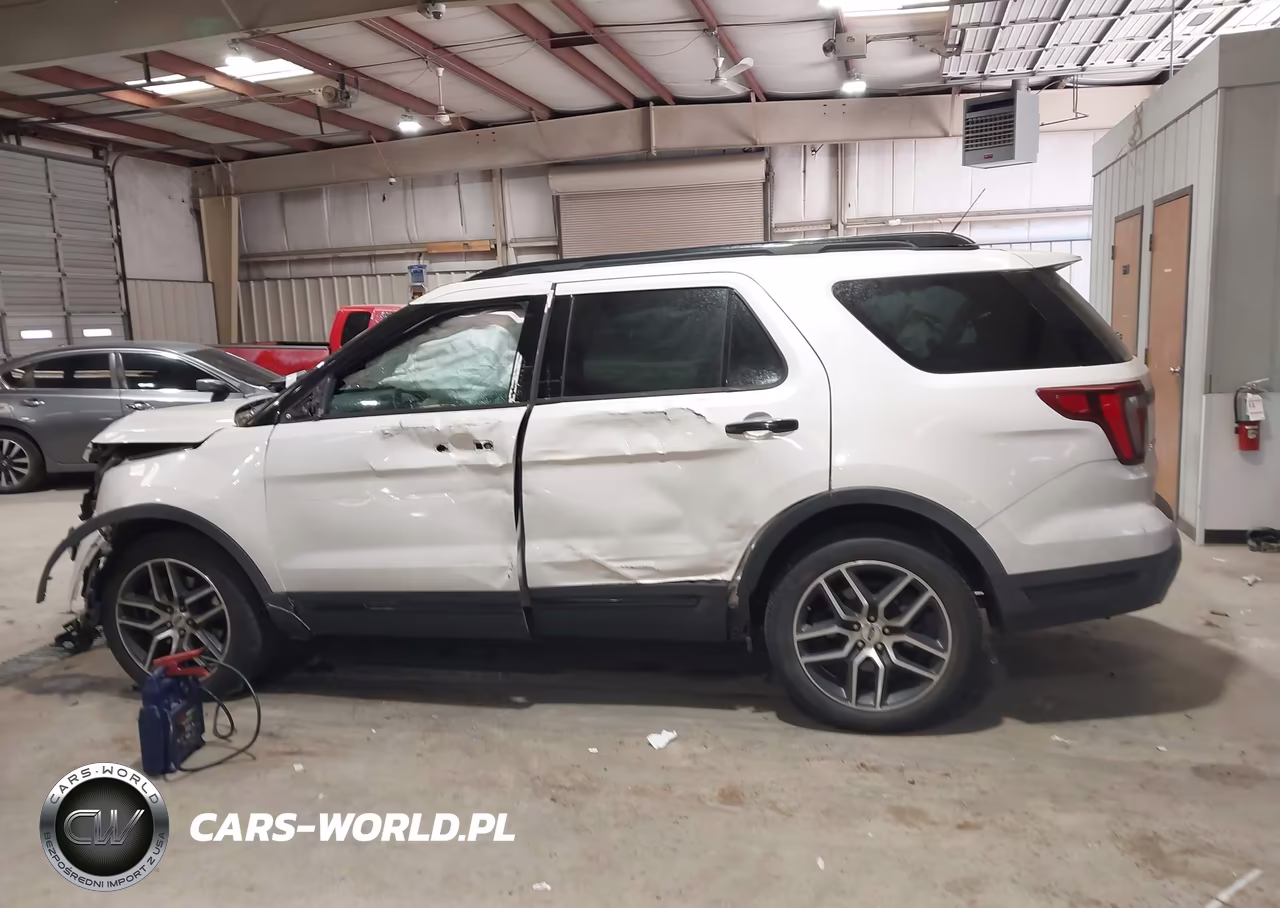 2019 Ford Explorer Sport VIN:1FM5K8GT1KGB48906 - 14