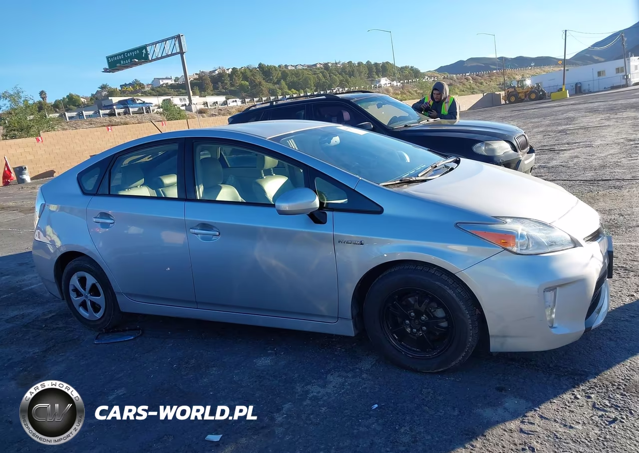 2012 Toyota Prius Four VIN:JTDKN3DU4C5511288 - 13