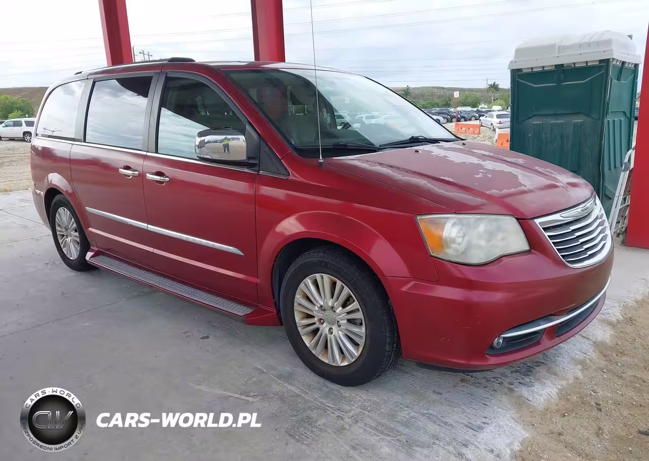 2013 Chrysler Town & Country Limited