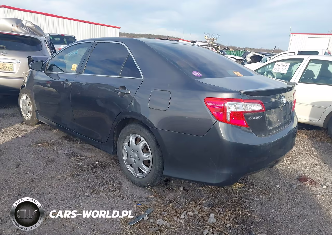 2014 Toyota Camry Se VIN:4T1BF1FK5EU347910 - 3