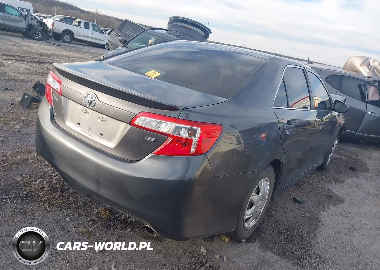 2014 Toyota Camry Se VIN:4T1BF1FK5EU347910 - 4