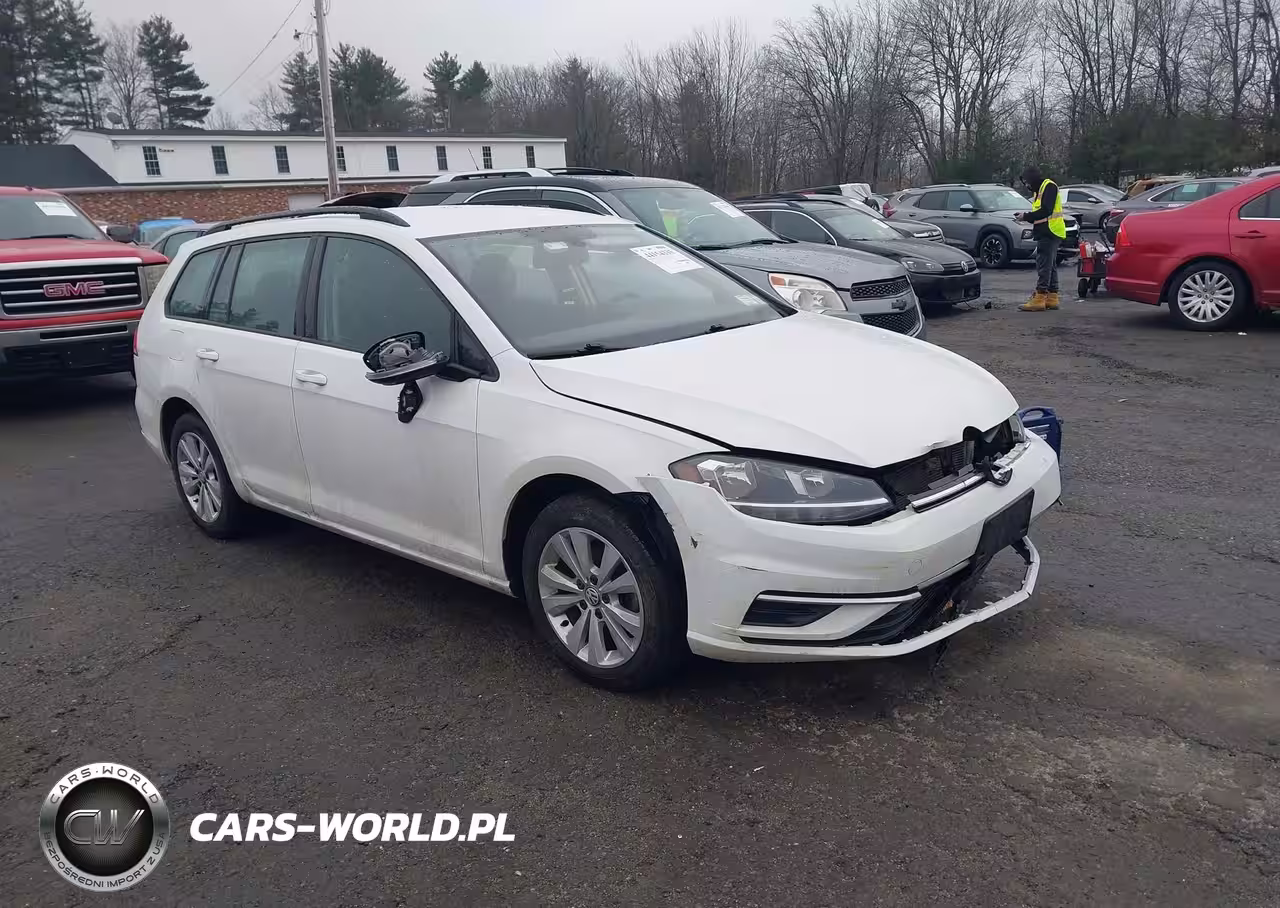 2018 Volkswagen Golf Sportwagen S