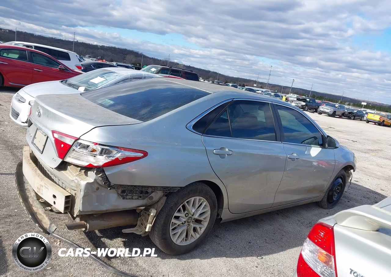 2016 Toyota Camry Le VIN:4T4BF1FK2GR567160 - 13