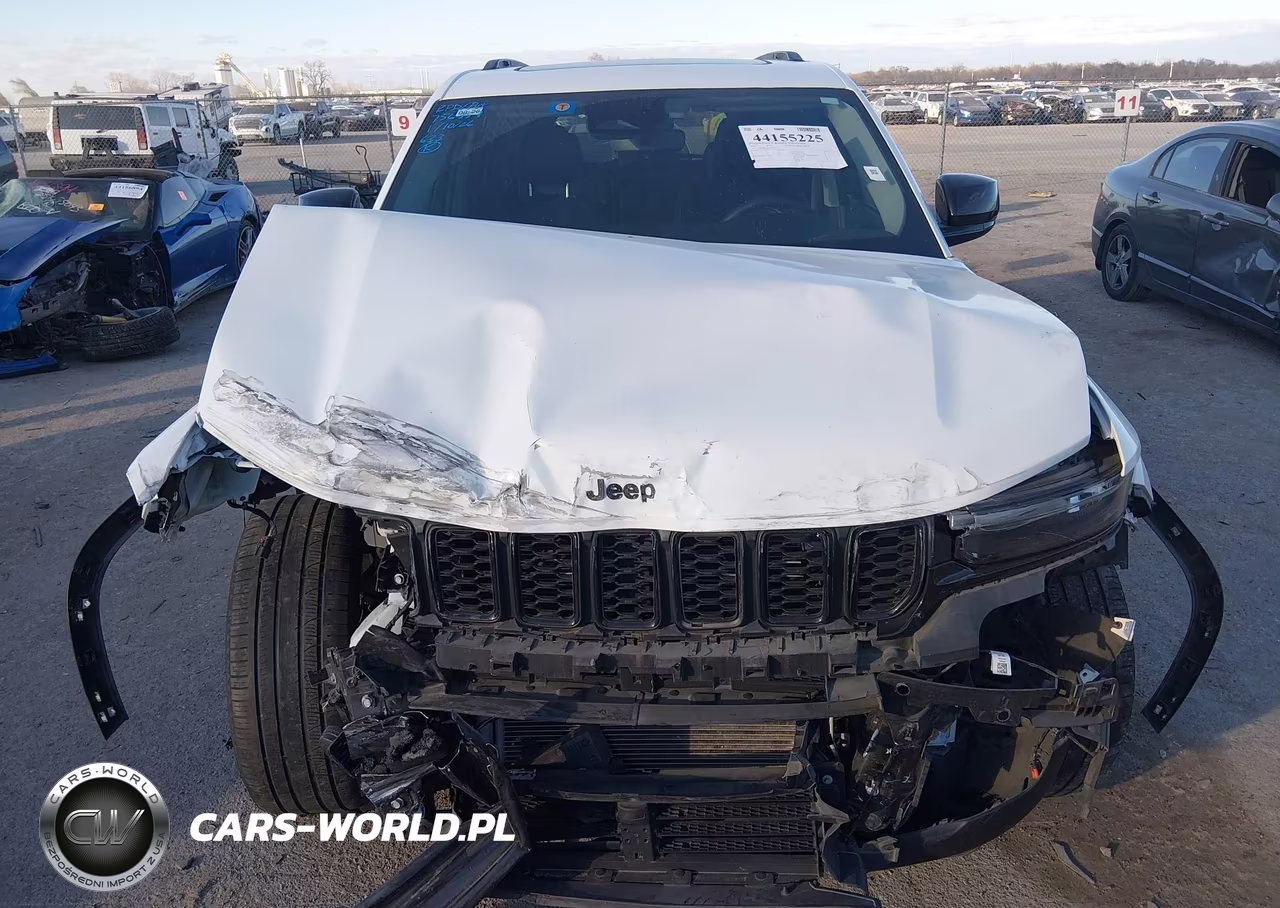 2023 Jeep Grand Cherokee Limited 4X4 VIN:1C4RJHBG0PC620997 - 12