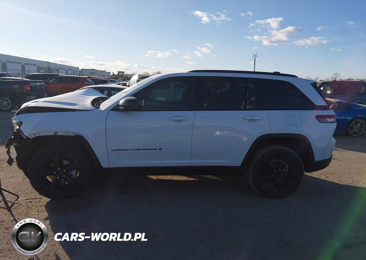 2023 Jeep Grand Cherokee Limited 4X4 VIN:1C4RJHBG0PC620997 - 14