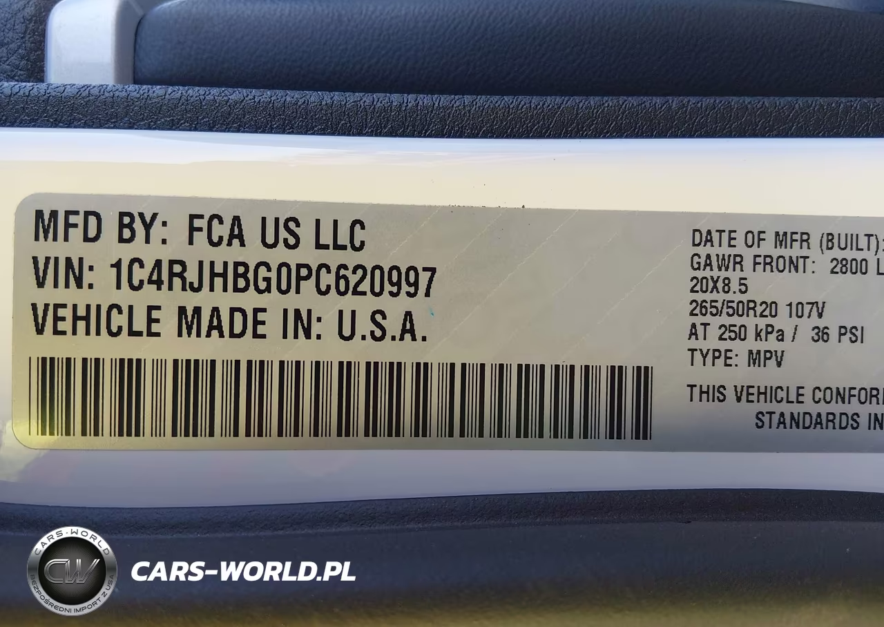 2023 Jeep Grand Cherokee Limited 4X4 VIN:1C4RJHBG0PC620997 - 9