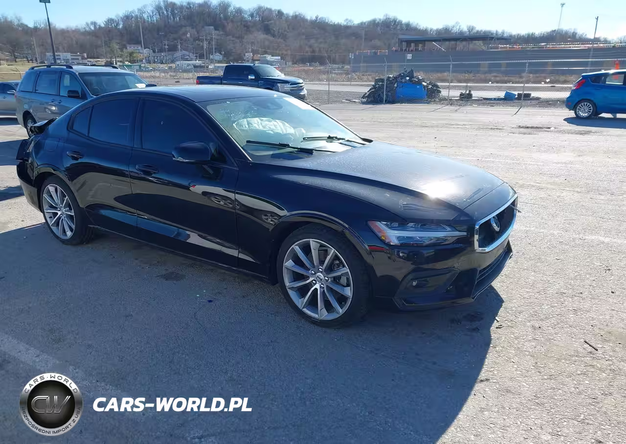 2020 Volvo S60 T5 Momentum