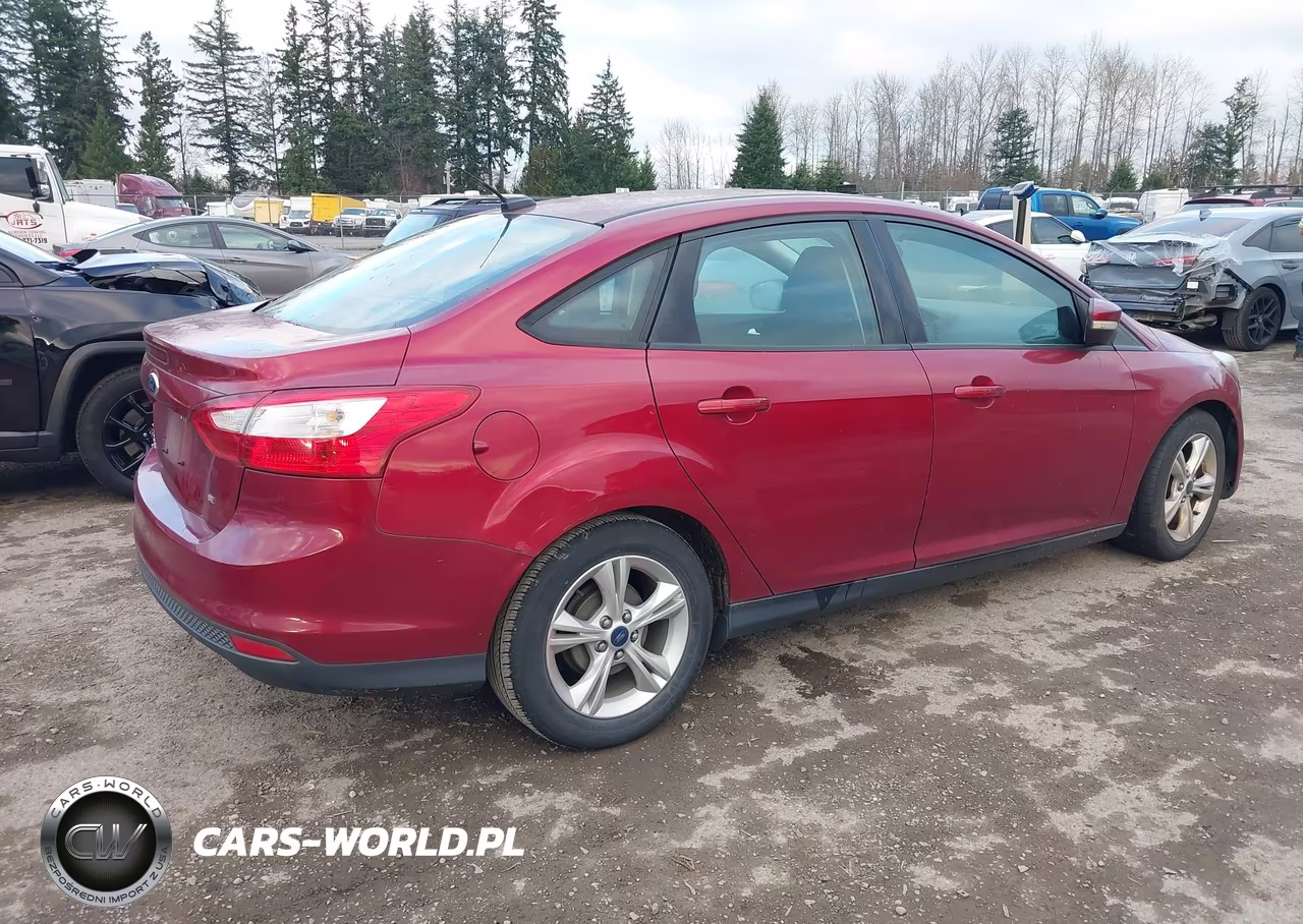 2014 Ford Focus Se VIN:1FADP3F26EL238339 - 4
