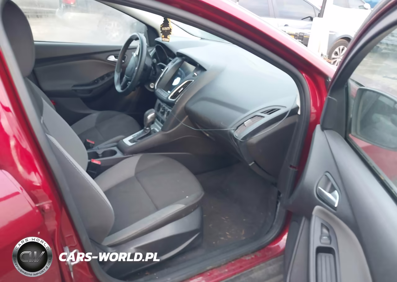 2014 Ford Focus Se VIN:1FADP3F26EL238339 - 5