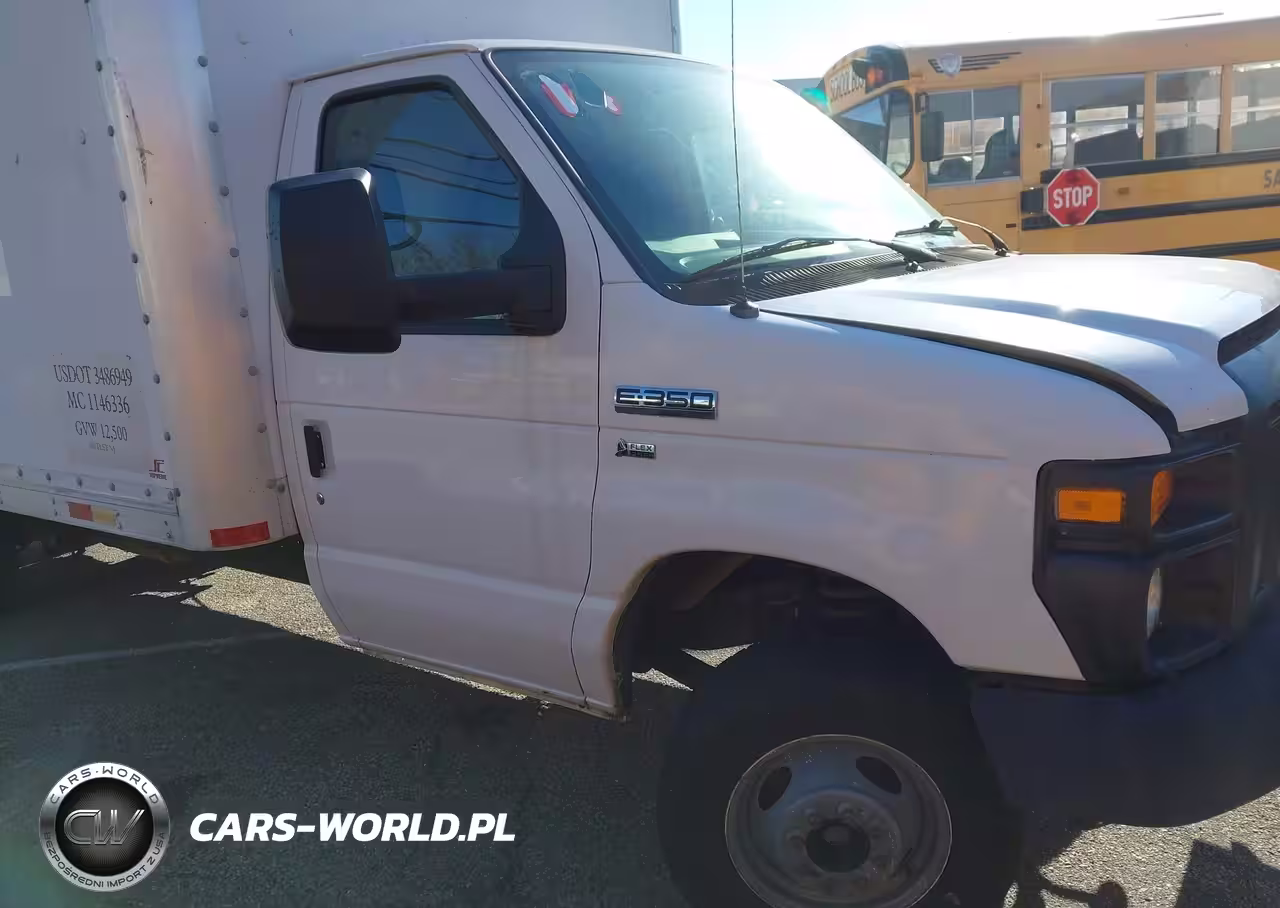 2014 Ford E-350 Cutaway