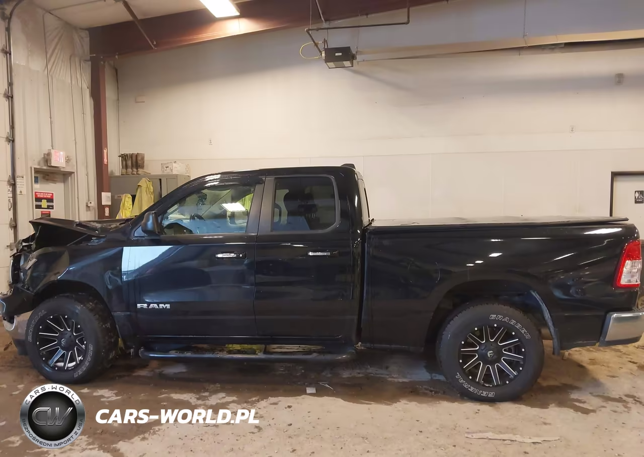 2020 Ram 1500 Big Horn 4X4 6'4 Box VIN:1C6SRFBT9LN218042 - 14