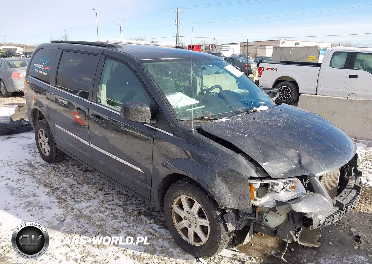 2012 Chrysler Town & Country Touring – zdjęcie 1 z 16