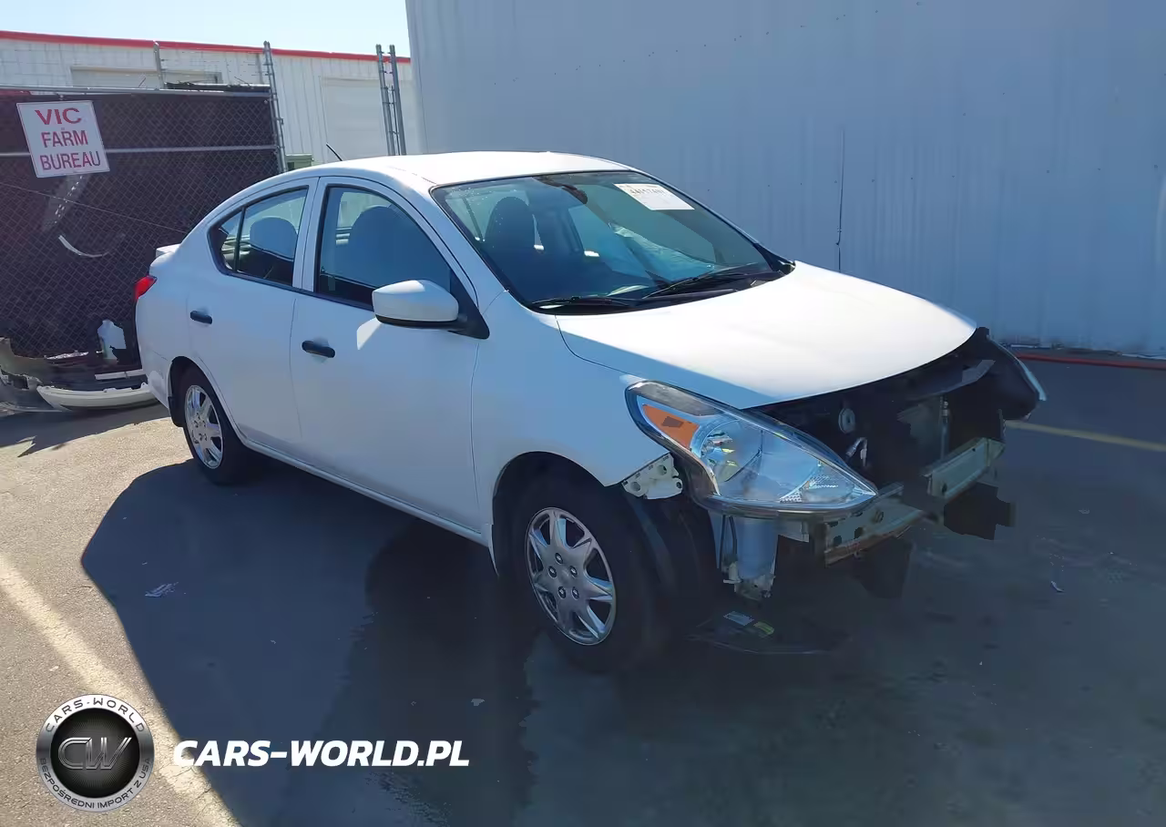 2017 Nissan Versa 1.6 S+