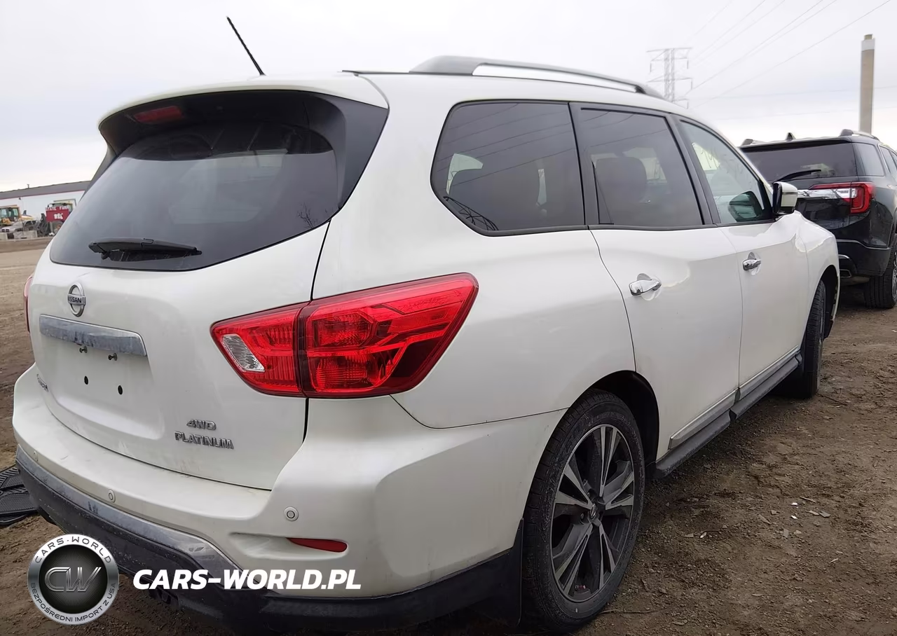 2017 Nissan Pathfinder Platinum VIN:5N1DR2MM8HC635344 - 4