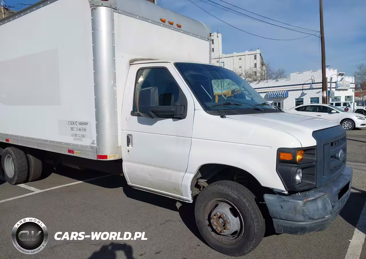 2015 Ford E-350 Cutaway